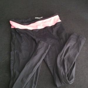 Forever 21 leggings with mesh pockets